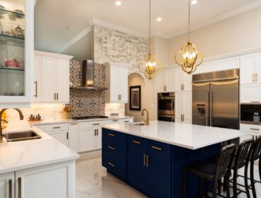 Lighting Options To Compliment Your Kitchen Island